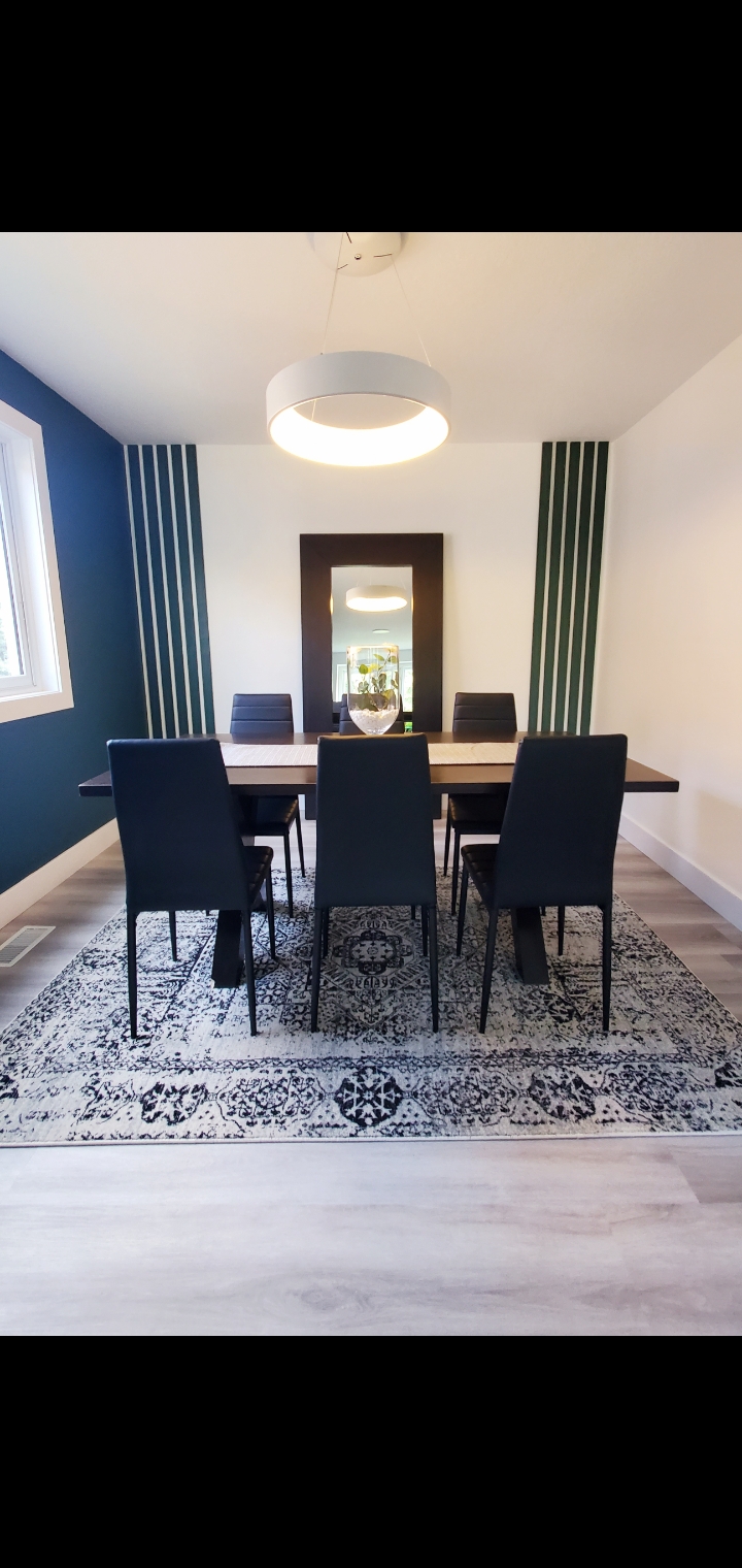 The Luxe Home – Kitchener, Ontario. Capacity: 1-5 Guests